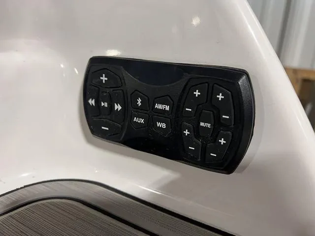 Slide: The Image of Yamaha 252SD 2023 - 7