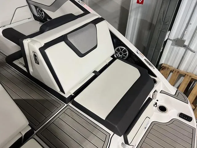 Slide: The Image of Yamaha 252SD 2023 - 9