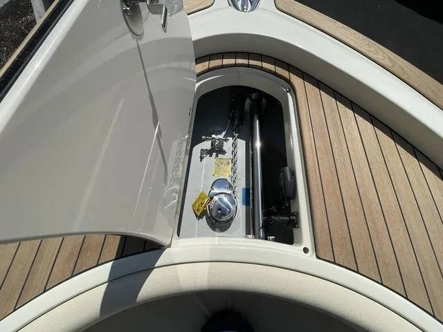 Slide: The Image of Chris-Craft 30 Catalina 2024 - 11