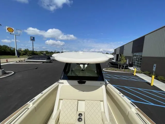 Slide: The Image of Chris-Craft 30 Catalina 2024 - 14