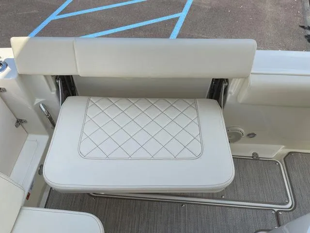 Slide: The Image of Chris-Craft 30 Catalina 2024 - 16