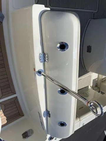 Slide: The Image of Chris-Craft 30 Catalina 2024 - 28