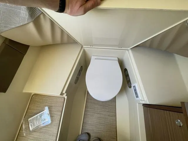 Slide: The Image of Chris-Craft 30 Catalina 2024 - 30