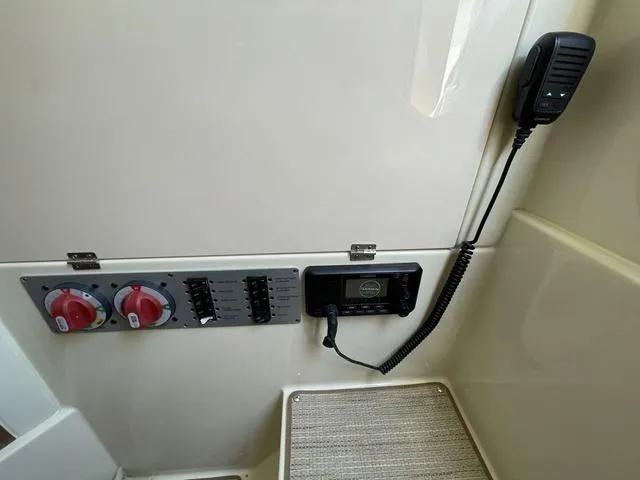 Slide: The Image of Chris-Craft 30 Catalina 2024 - 31