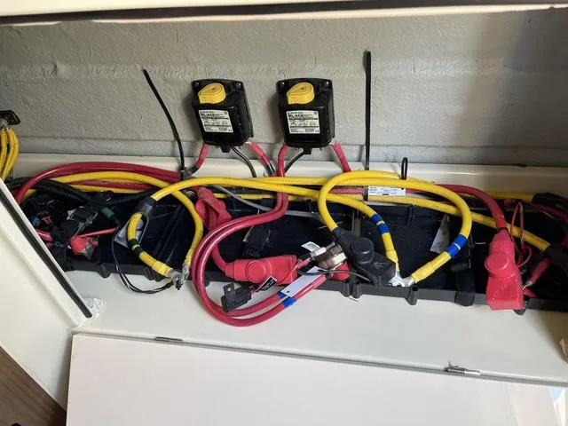 Slide: The Image of Chris-Craft 30 Catalina 2024 - 33