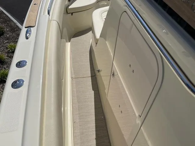 Slide: The Image of Chris-Craft 30 Catalina 2024 - 39