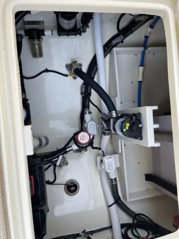 Slide: The Image of Chris-Craft 30 Catalina 2024 - 41