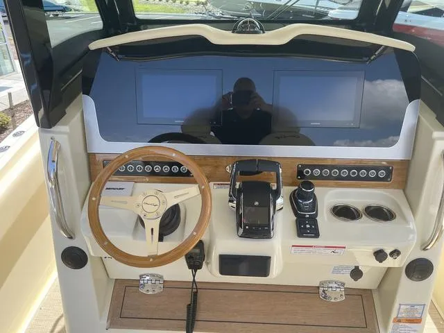 Slide: The Image of Chris-Craft 30 Catalina 2024 - 45