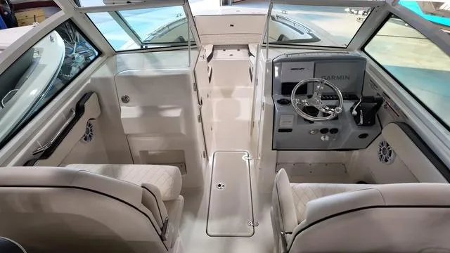 Slide: The Image of Stingray 269DC 2024 - 17