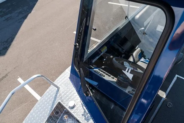 Slide: The Image of Thunder Jet Alexis Pro 22' 2024 - 13