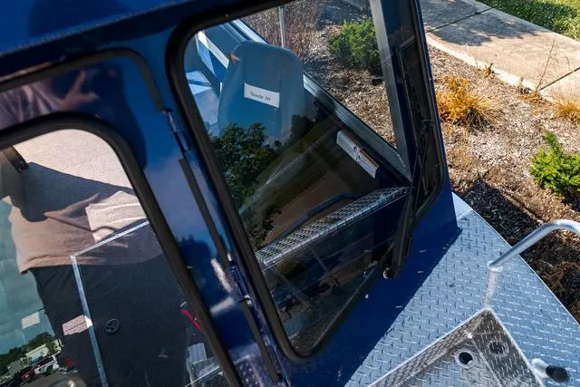 Slide: The Image of Thunder Jet Alexis Pro 22' 2024 - 14