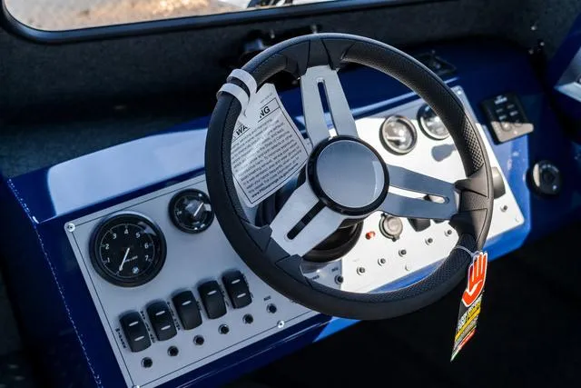 Slide: The Image of Thunder Jet Alexis Pro 22' 2024 - 3