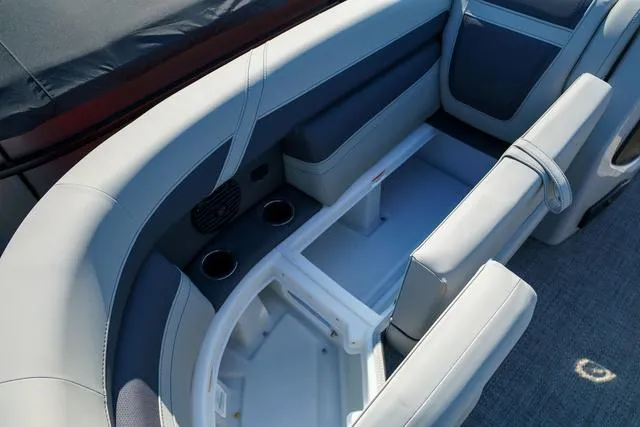 Slide: The Image of Barletta Cabrio C22U 2024 - 10