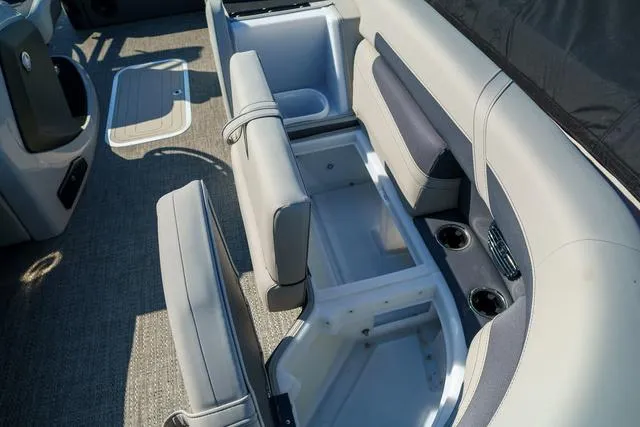 Slide: The Image of Barletta Cabrio C22U 2024 - 12