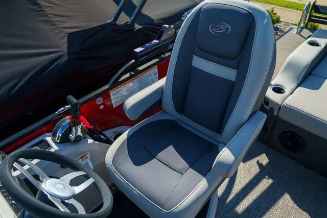 Slide: The Image of Barletta Cabrio C22U 2024 - 16