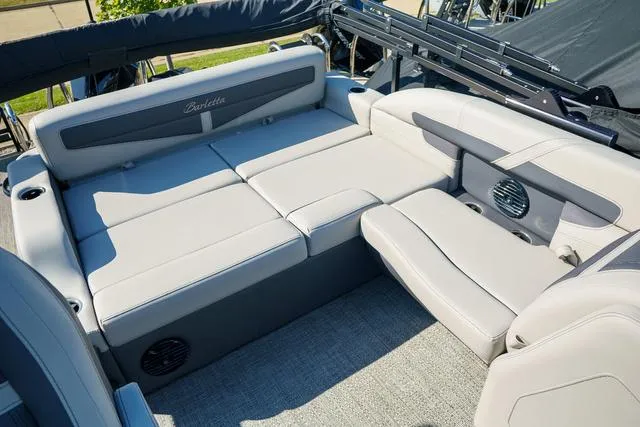 Slide: The Image of Barletta Cabrio C22U 2024 - 17