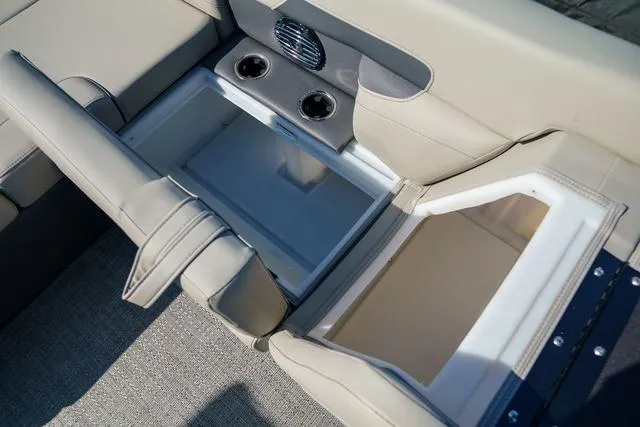 Slide: The Image of Barletta Cabrio C22U 2024 - 18