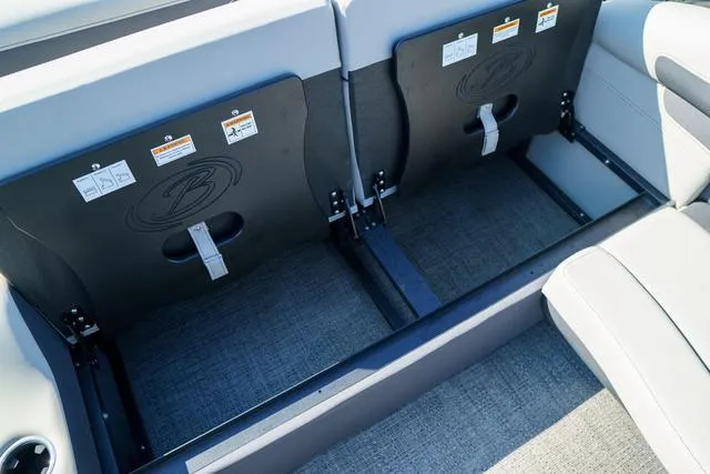 Slide: The Image of Barletta Cabrio C22U 2024 - 19