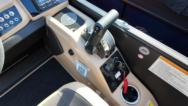 Slide: The Image of Barletta Cabrio C24Q 2024 - 20