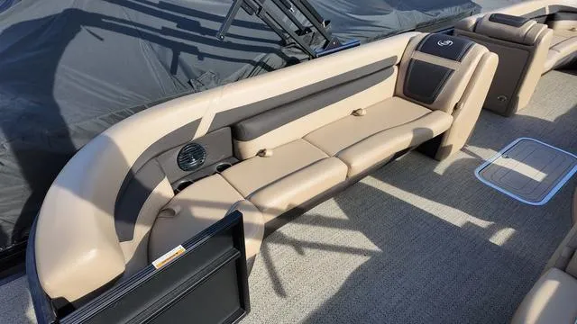 Slide: The Image of Barletta Cabrio C24Q 2024 - 25