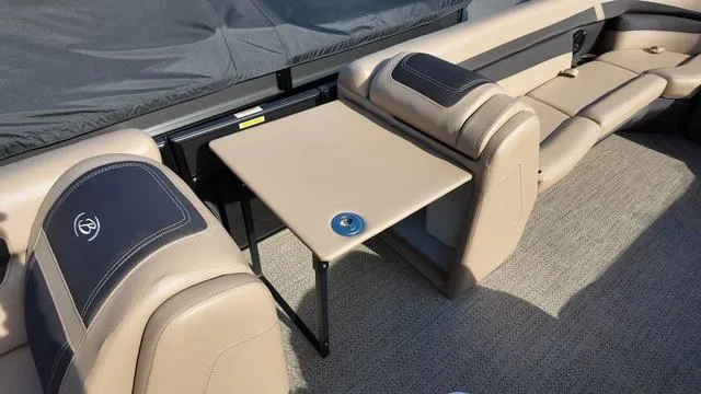 Slide: The Image of Barletta Cabrio C24Q 2024 - 27