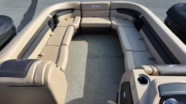 Slide: The Image of Barletta Cabrio C24Q 2024 - 9