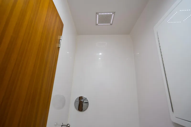 Slide: The Image of Front Runner 47 Center Console 2023 - 61