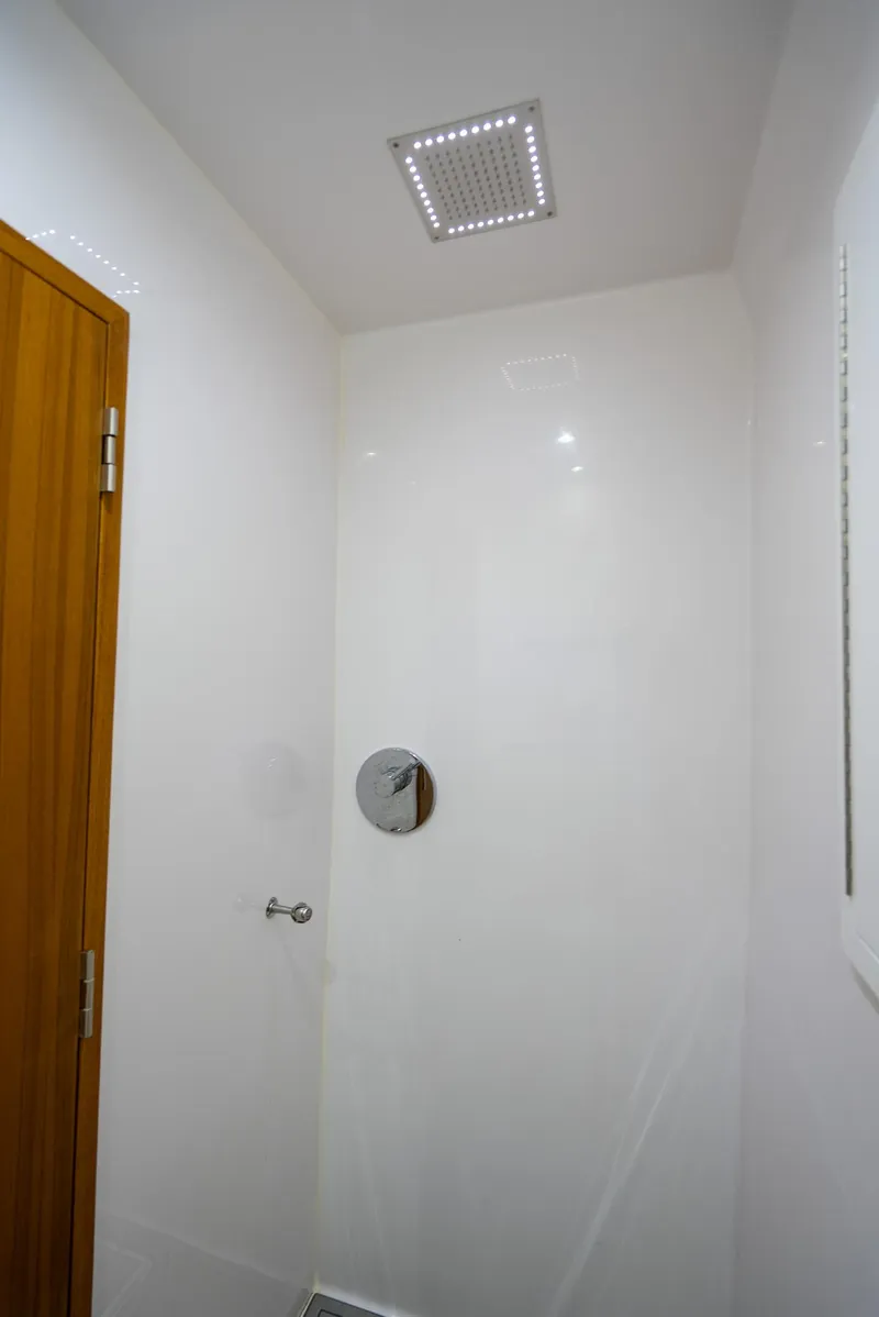 Slide: The Image of Front Runner 47 Center Console 2023 - 62