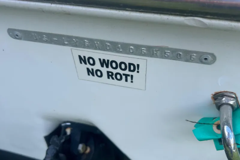 Slide: The Image of 2006 Sea Fox 236 Center Console boat with No Wood! No Rot! sticker. - 5