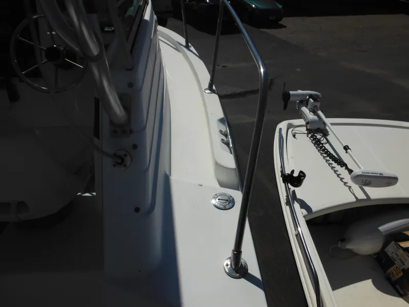 Slide: The Image of 2000 Seaswirl 2300 Walk Around boat deck and railing. - 15