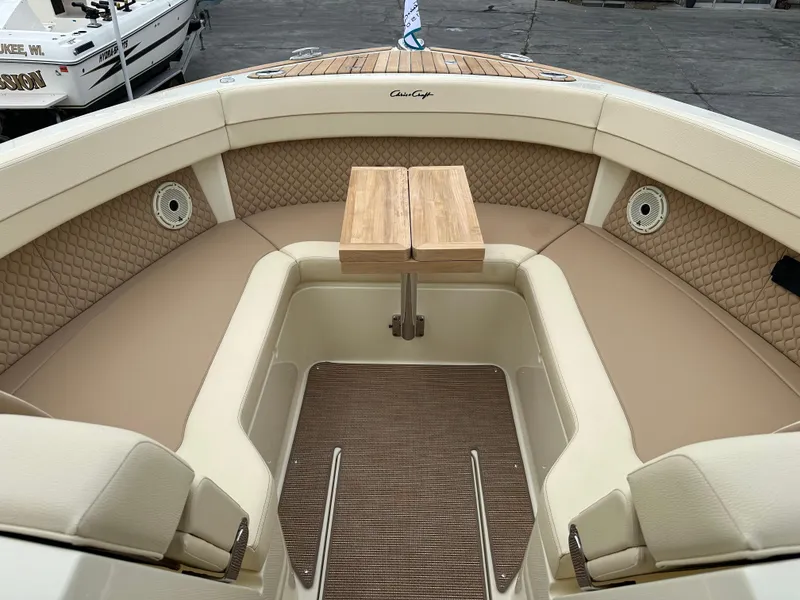 Slide: The Image of Chris-Craft Calypso 32 2025 - 109