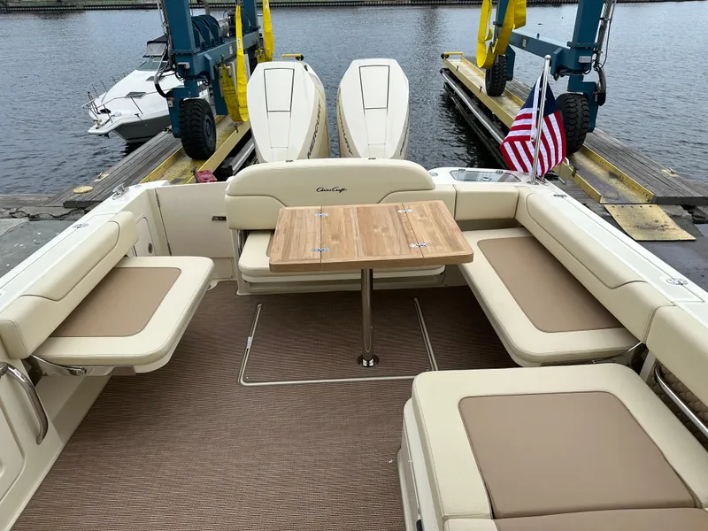 Slide: The Image of Chris-Craft Calypso 32 2025 - 113