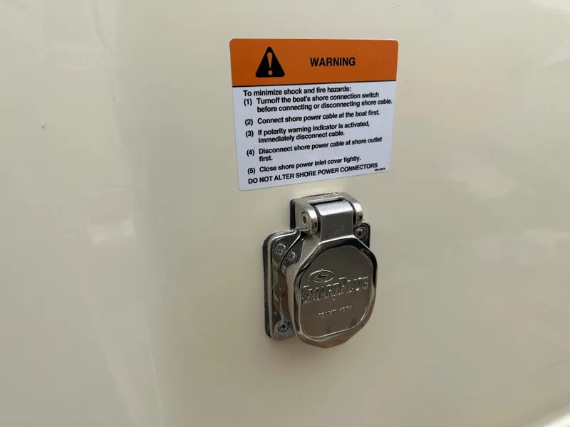 Slide: The Image of Chris-Craft Calypso 32 2025 - 121