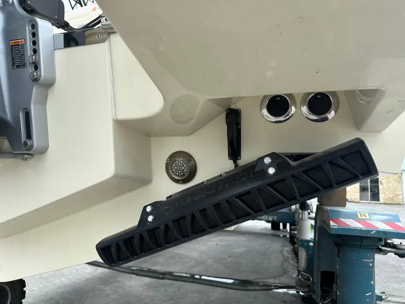 Slide: The Image of Chris-Craft Calypso 32 2025 - 28