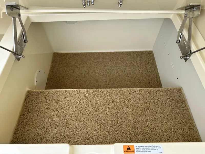 Slide: The Image of Chris-Craft Calypso 32 2025 - 55