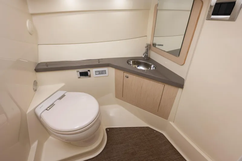 Slide: The Image of Chris-Craft Calypso 32 2025 - 86