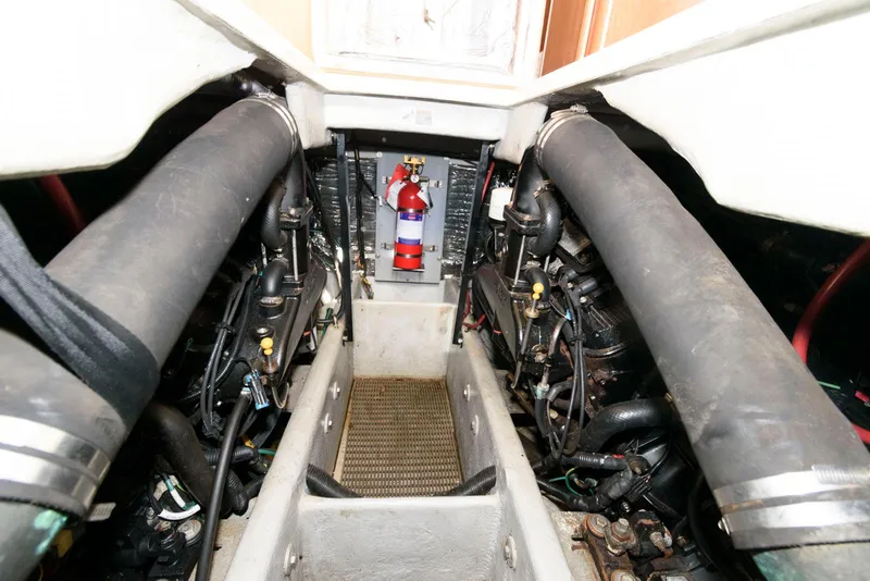 Slide: The Image of Engine room of 2003 Meridian 381 Sedan with fire extinguisher. - 19