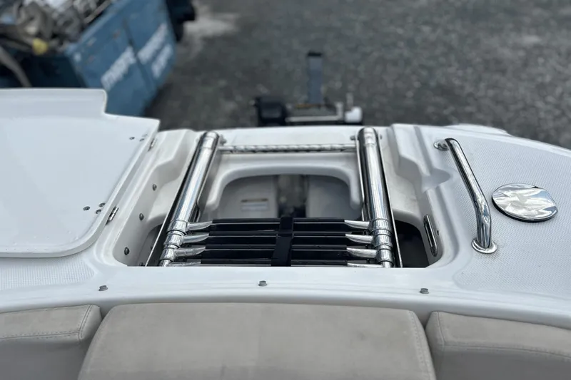 Slide: The Image of 2017 Boston Whaler 270 Vantage boat ladder and handle detail. - 34