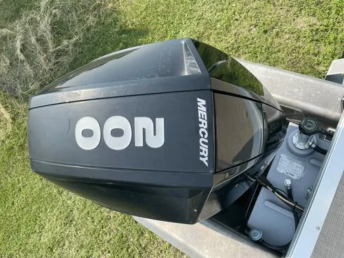 Slide: The Image of 2019 Sun Tracker Party Barge 22 XP3 with Mercury outboard motor. - 7