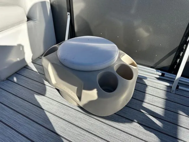 Slide: The Image of Portable seat with cup holders on SunCatcher Fusion 322FC 2024 boat. - 19
