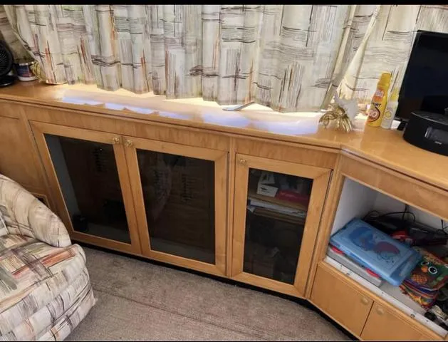 Slide: The Image of Jefferson 4300 International 2003 - 12