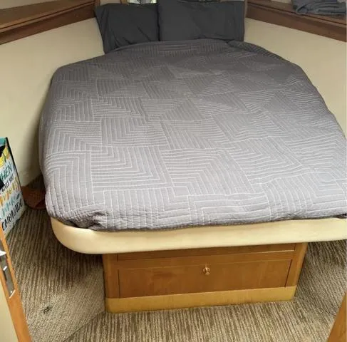 Slide: The Image of Jefferson 4300 International 2003 - 13