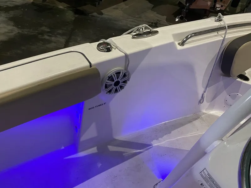 Slide: The Image of Tidewater 220 LXF 2018 - 10