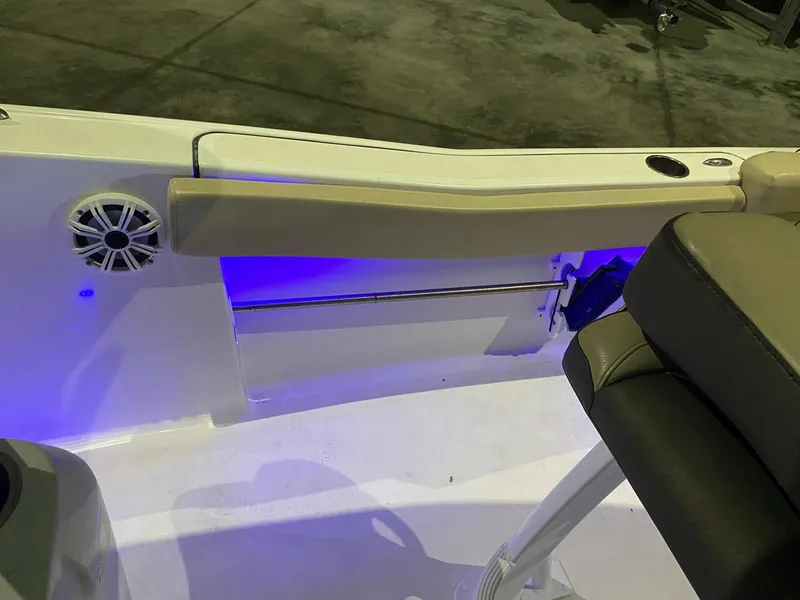 Slide: The Image of Tidewater 220 LXF 2018 - 18