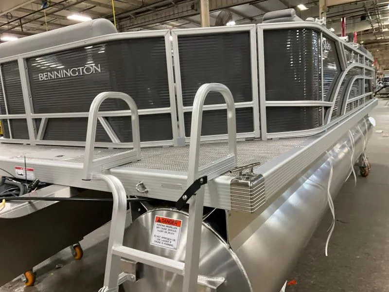 Slide: The Image of Bennington 20 SVL 2025 - 3