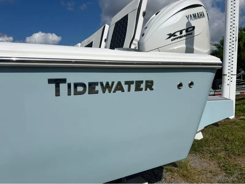 Slide: The Image of 2025 Tidewater 2700 Carolina Bay boat with Yamaha XTO Offshore engine. - 16