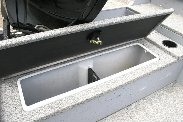 Slide: The Image of Lund 18 Alaskan Sport 2024 - 10