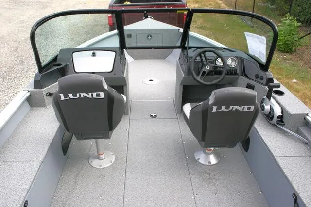 Slide: The Image of Lund 18 Alaskan Sport 2024 - 5