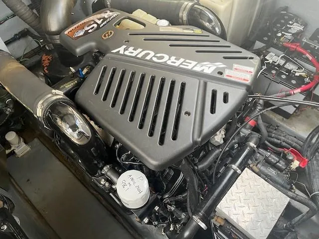 Slide: The Image of Mercury engine in a 2002 Sea Ray 360 Sundancer boat. - 45