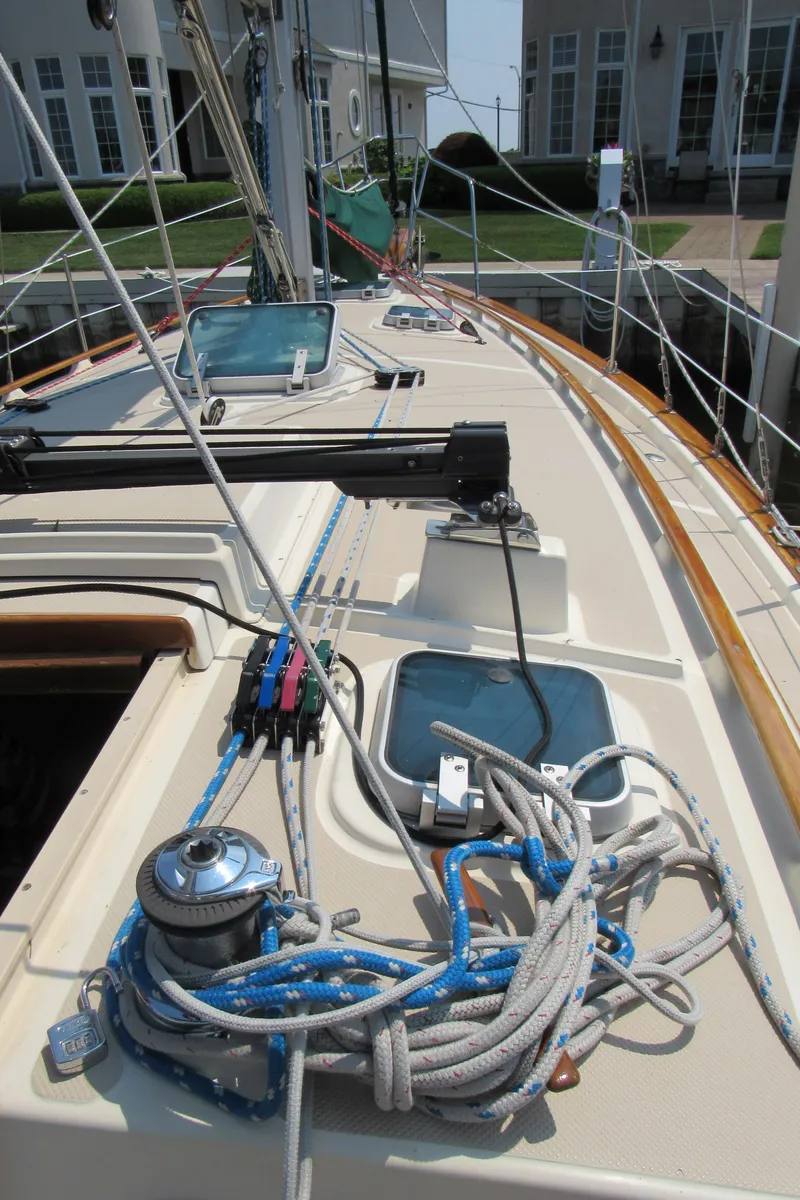 Slide: The Image of 1987 Island Packet 31 sailboat deck with rigging and winch. - 16